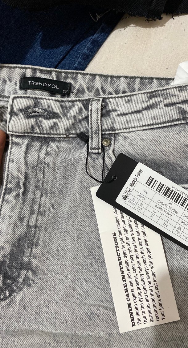 Gri Düğmeli Bol Kesim Midi Kot Pantolon - Görsel 2