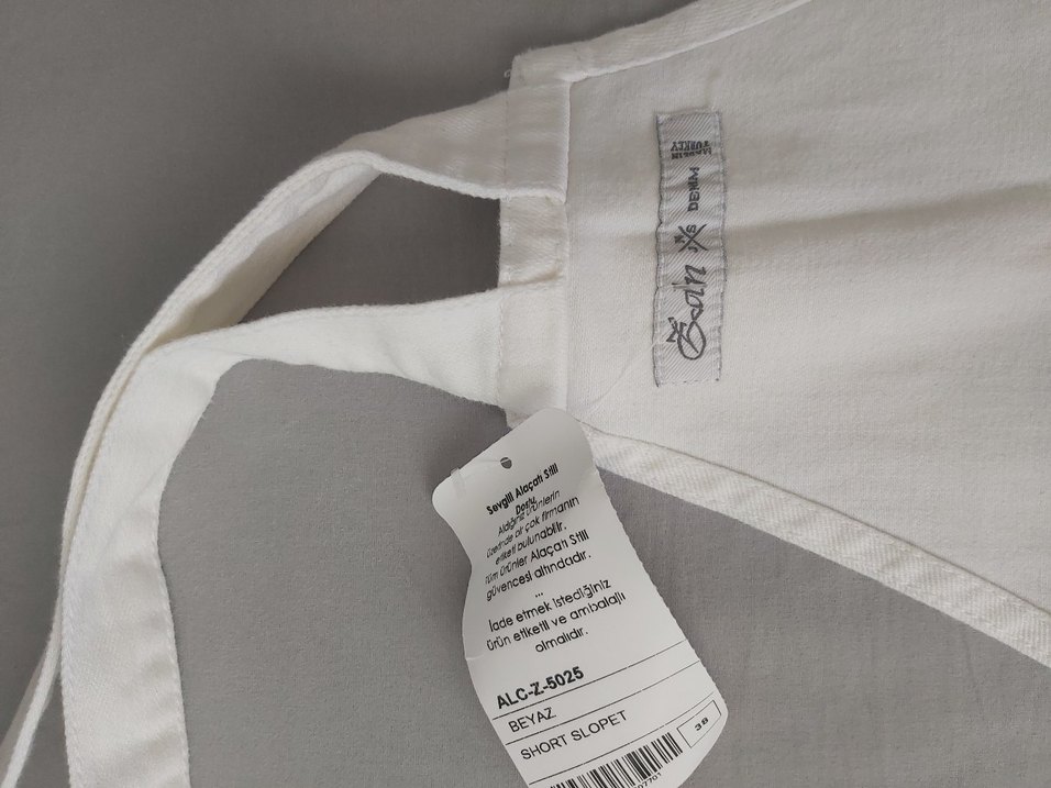 Kızlar için Beyaz Pamuklu Askılı Tulum - Görsel 2