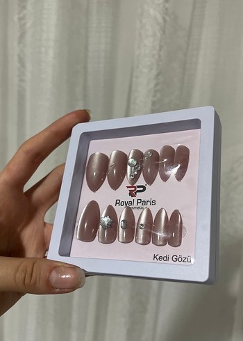 Bej Royal Paris Takma Tırnak Seti ve Fırçalı Yapıştırıcı - Görsel 3