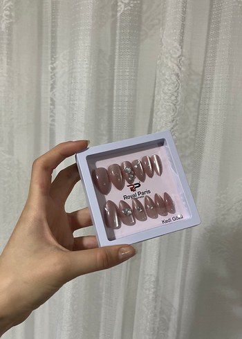 Bej Royal Paris Takma Tırnak Seti ve Fırçalı Yapıştırıcı - Görsel 2