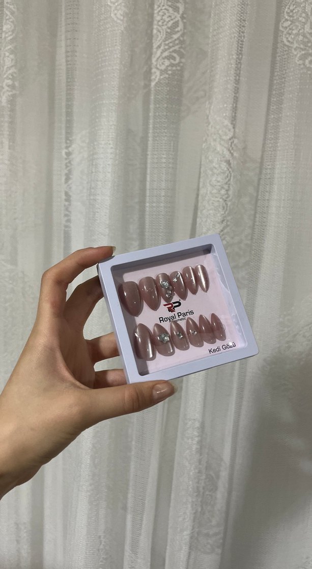 Bej Royal Paris Takma Tırnak Seti ve Fırçalı Yapıştırıcı - Görsel 2