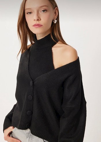 Bej Düğmeli Boğazlı Kısa Triko Kazak - Görsel 2