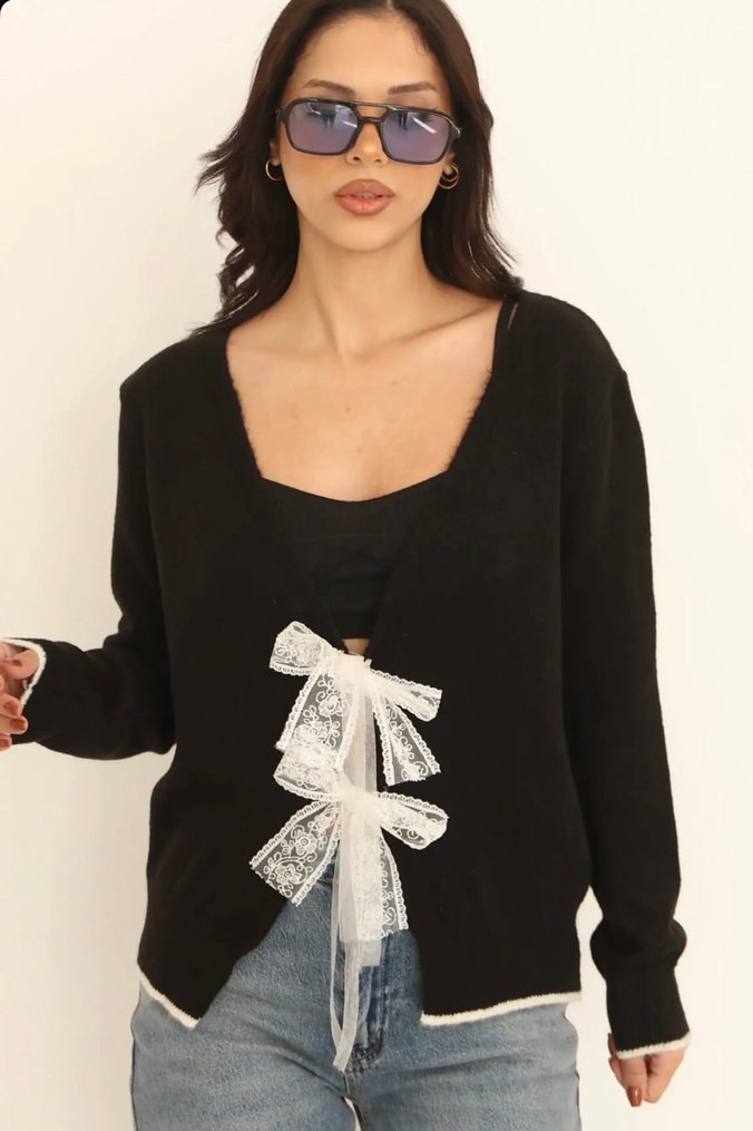 Bej V Yaka Düğmeli Kadın Hırka - Görsel 3