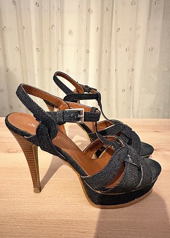 37 Beden Kadın Denim Topuklu Kemerli Sandalet