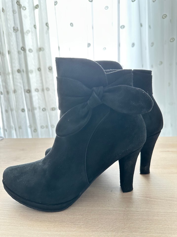 Siyah Süet  Topuklu Bot - Görsel 3