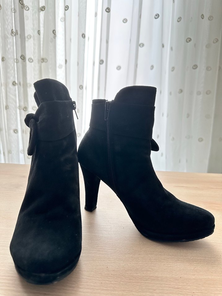 Siyah Süet  Topuklu Bot - Görsel 4