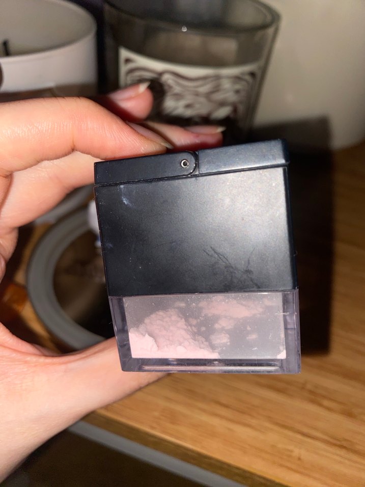 Huda Beauty Mini Cherry Blossom Pudra - Görsel 3