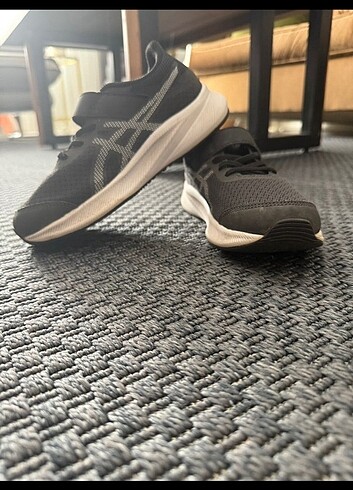 34 Beden Asics çocuk spor ayakkabı