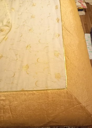 İşlemeli Beyaz Parlak Yatak Örtüsü - Görsel 3