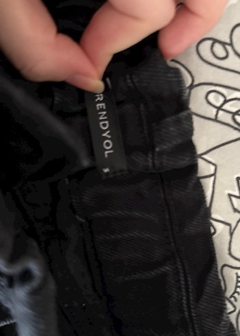 36 Beden Siyah Pamuklu Mini Bol Kesim Denim Şort