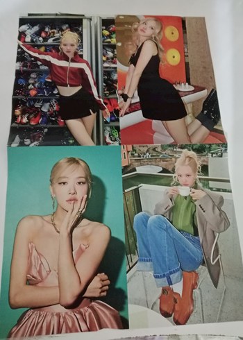 Rose poster 1 tane blackpink poster