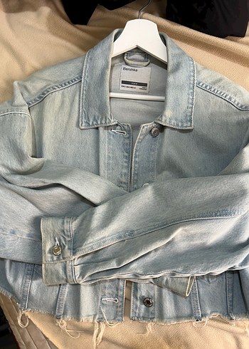 Bershka Düğmeli Kısa Kollu Denim Ceket