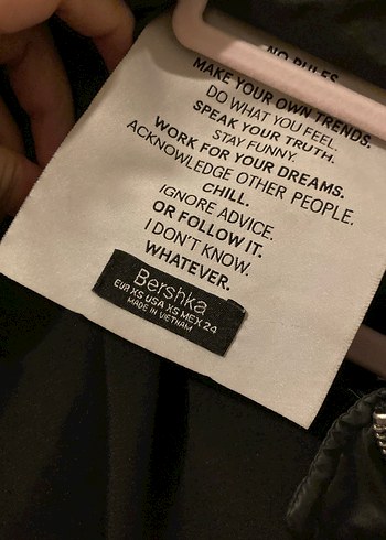 Siyah şişme mont - Görsel 2