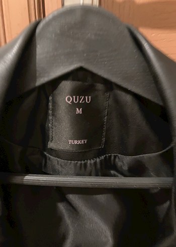 Kadın Siyah Deri Kemerli Kolsuz Ceket - Görsel 2