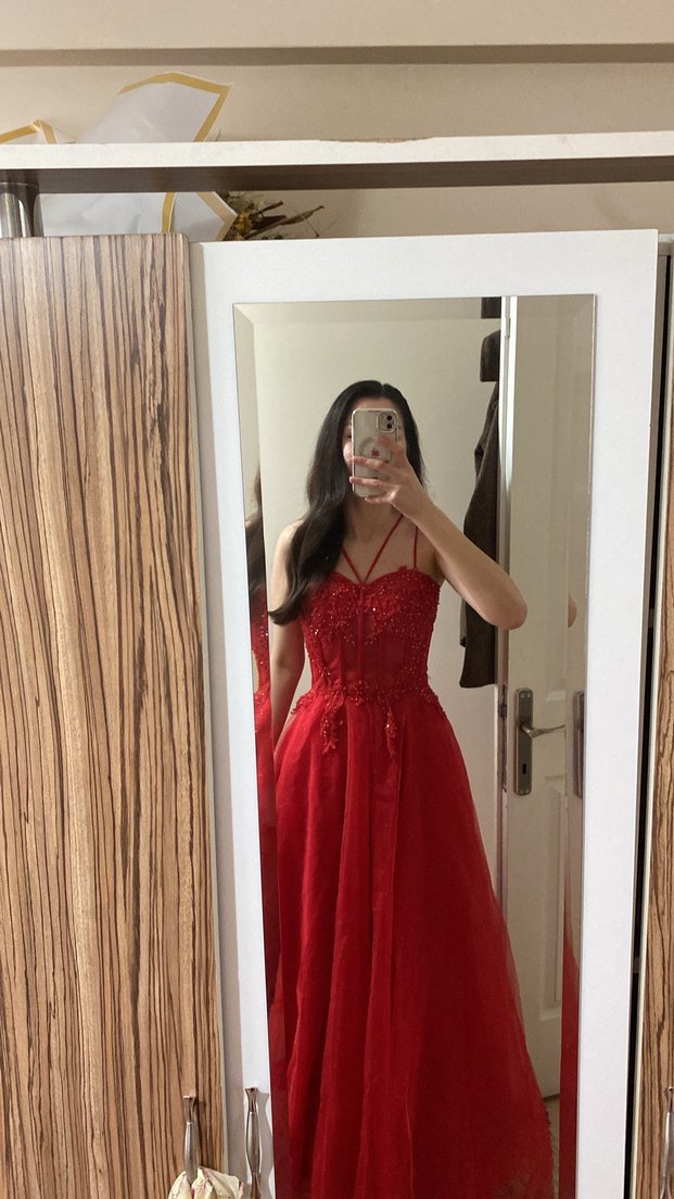 Uzun Kırmızı Transparan Straplez Kadın Abiye - Görsel 3