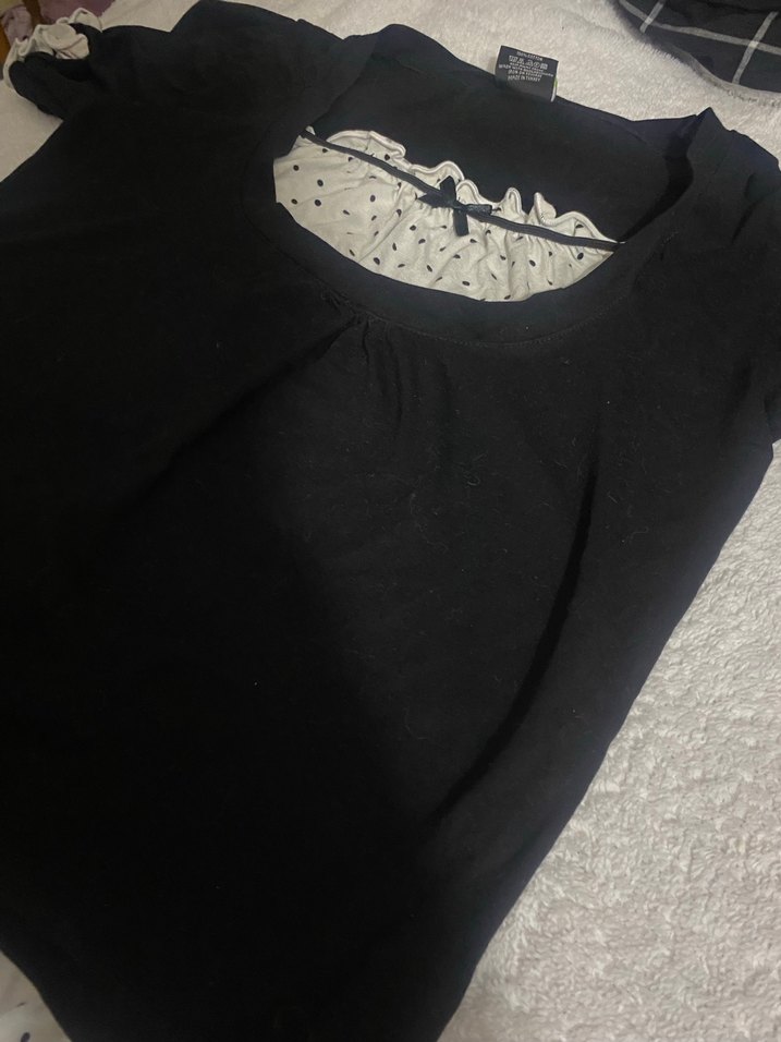 Siyah Kısa Kollu Fırfırlı  crop - Görsel 2