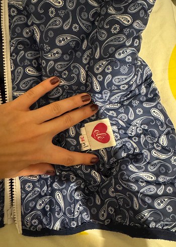 Koton Uzun Kollu Renkli Baskılı Kadın Mont - Görsel 2