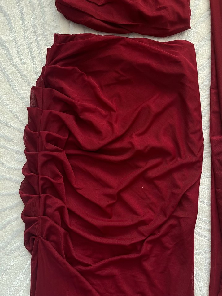 Bordo Drapeli Uzun Straplez Abiye Elbise - Görsel 3