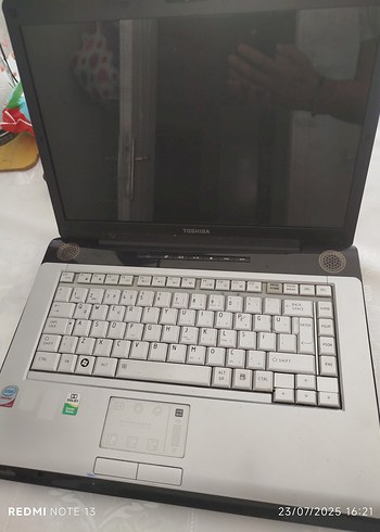 Siyah Toshiba Laptop Çalışmıyor. - Görsel 2