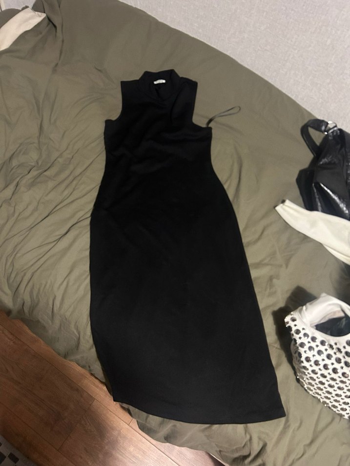 Siyah Yarım Balıkçı Yaka Midi Elbise - Görsel 3