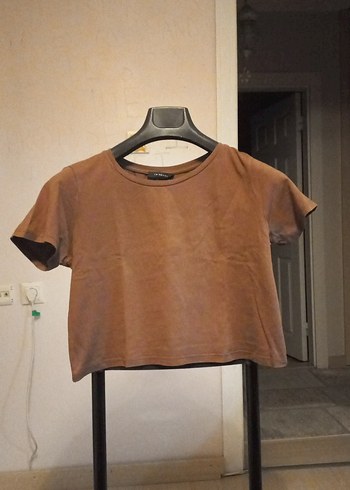 kahverengi trendyolmilla crop rengi isik yuzunden boyle