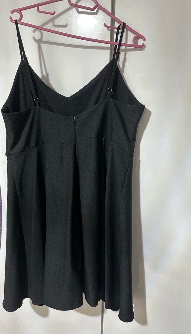 Siyah V Yakalı Pilili Mini Elbise - Görsel 2