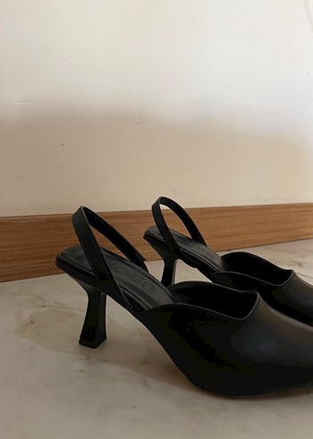 36 Beden Klasik Siyah Stiletto