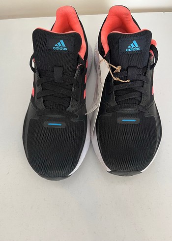 37 Beden Adidas Siyah Kadın Spor Ayakkabı