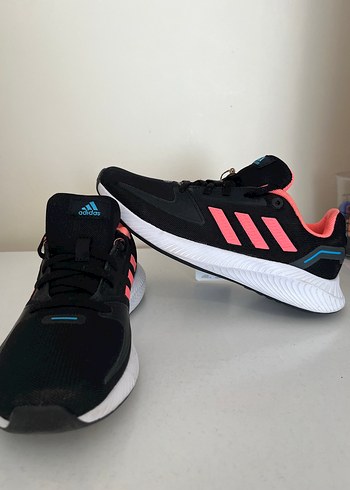 37 Beden siyah Renk Adidas Siyah Kadın Spor Ayakkabı