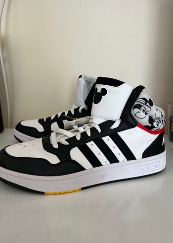 45 Beden beyaz Renk Adidas Baskılı Beyaz Siyah Basketbol Ayakkabısı