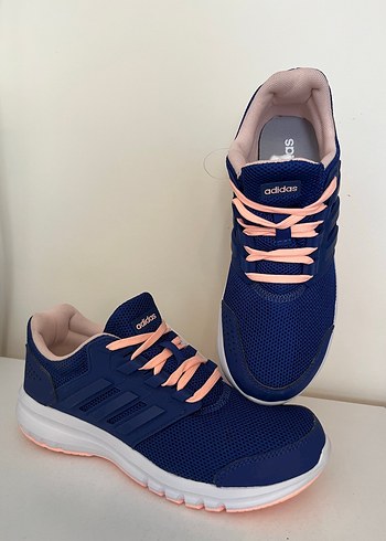 36 Beden Lacivert Renkli Bağcıklı Adidas Spor Kadın Sneaker
