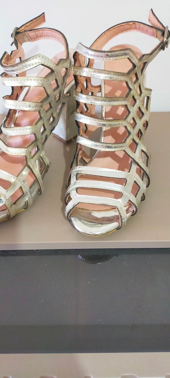 Topuklu ayakkabı - Görsel 2