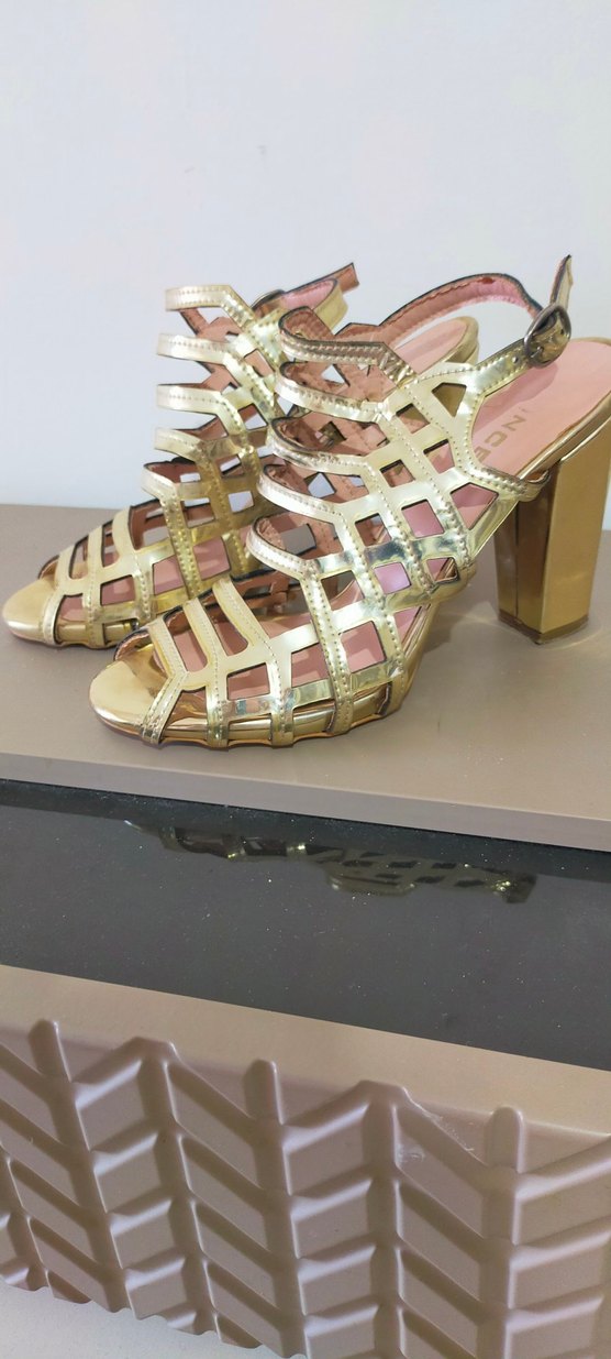 Gold topuklu ayakkabı - Görsel 2