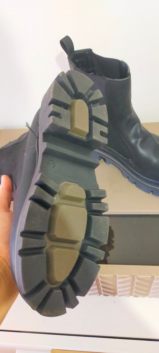 siyah bot - Görsel 3