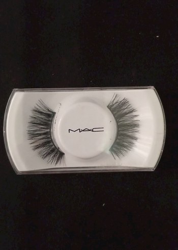 MAC Parlak Bej Takma Kirpik