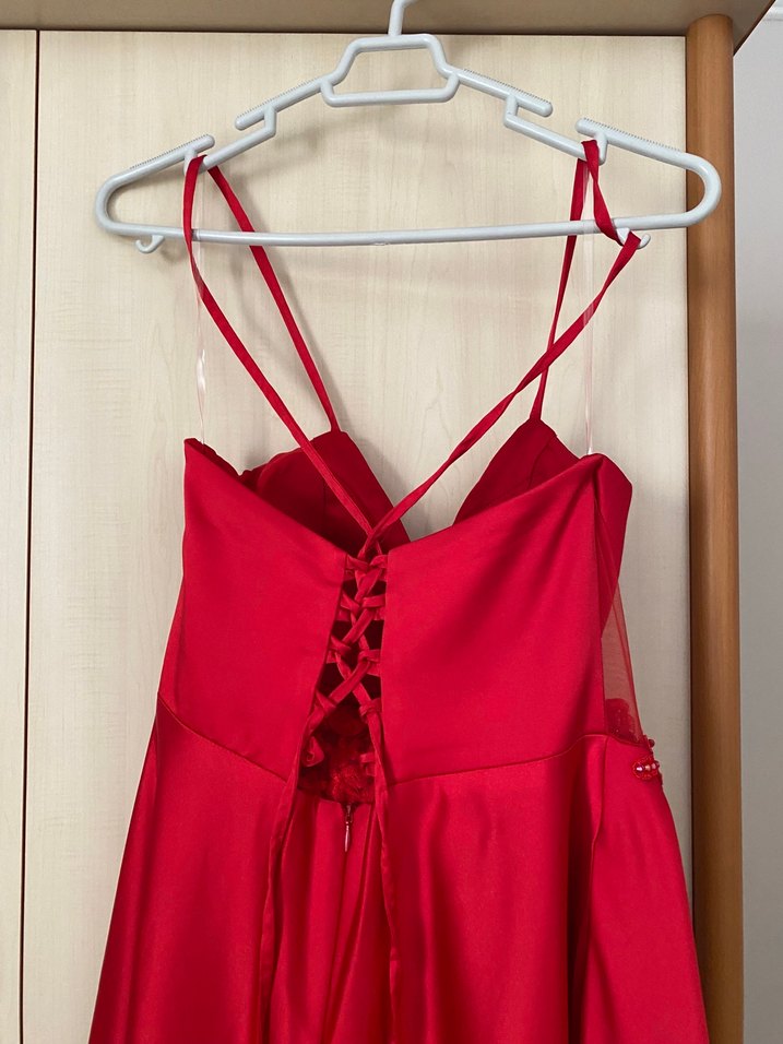 Saten Kırmızı İşlemeli Uzun Abiye Elbise - Görsel 3