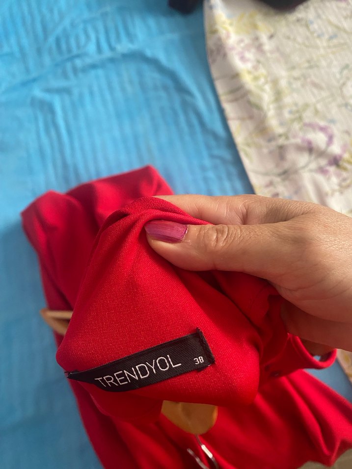 Kırmızı V Yakalı Uzun Abiye Elbise - Görsel 4