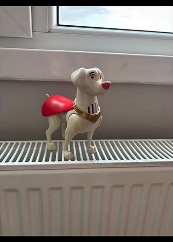 Beyaz Kırmızı Detaylı Oyuncak Köpek Figürü