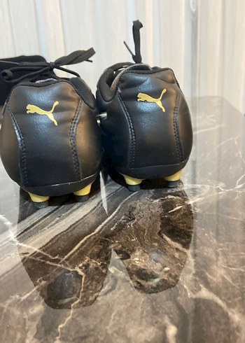 Puma Siyah Deri Futbol Ayakkabisi