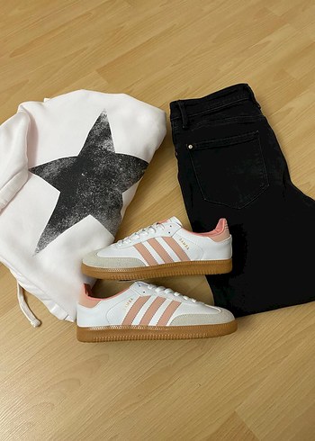 40 Beden beyaz Renk Adidas Kadın Beyaz Süet Spor Ayakkabı
