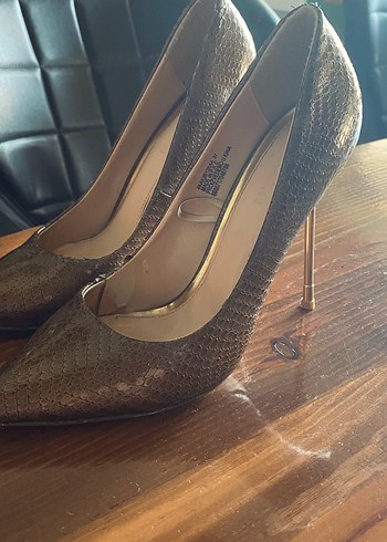 Kahverengi Yılan Desenli Tokalı Stiletto - Görsel 2