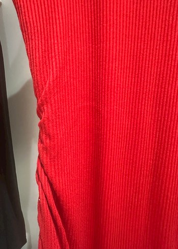 m Beden kırmızı Renk BERSHKA Kırmızı Uzun Kollu V Yaka Drapeli Elbise
