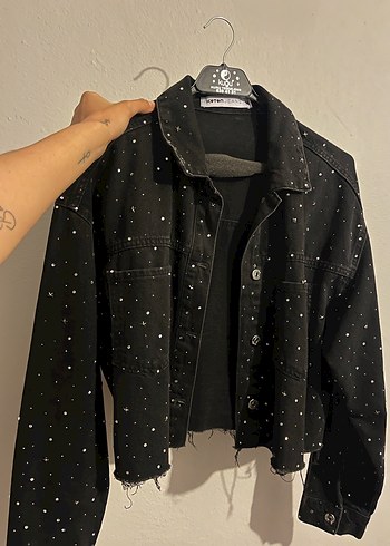 Siyah Baskılı Düğmeli Kadın Denim Ceket