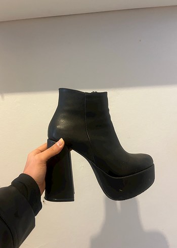 Siyah Deri Platform Topuklu Gotik Kadın Bot