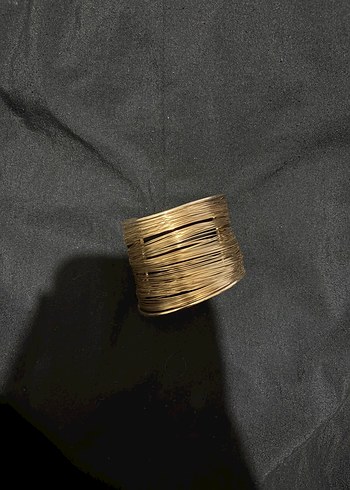 Parlak Pileli Altın Kadın Bileklik - Görsel 2