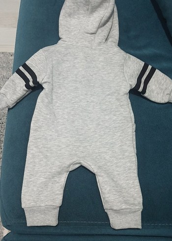 Kapüşonlu Gri Bebek Tulum - Görsel 4