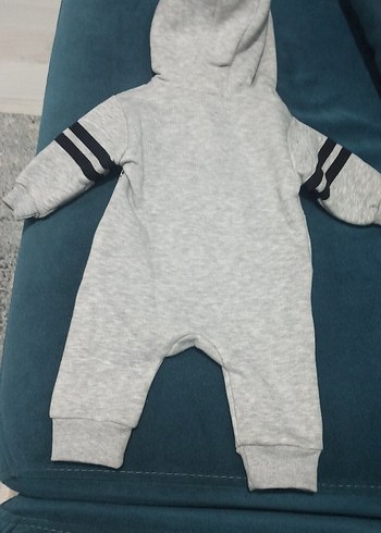 Kapüşonlu Gri Bebek Tulum - Görsel 3