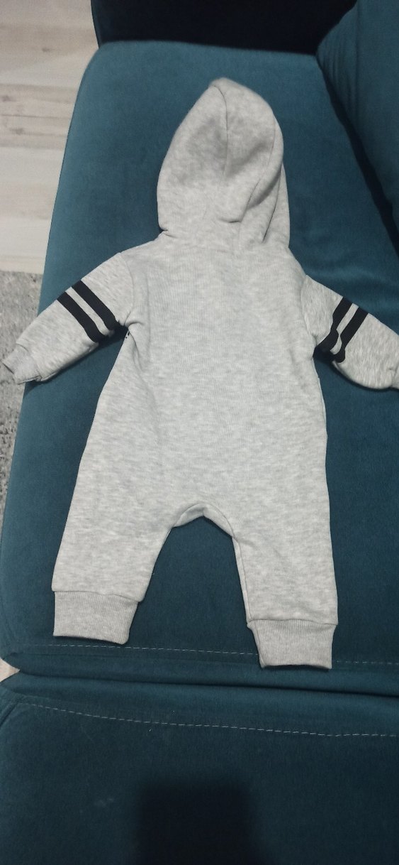 Kapüşonlu Gri Bebek Tulum - Görsel 3