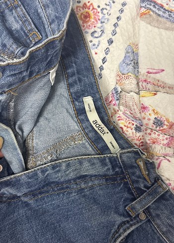 s Beden Düğmeli Koyu Mavi Mini Denim Şort