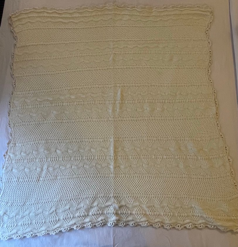 Örgü Desenli Bej Bebek Triko Battaniye - Görsel 3